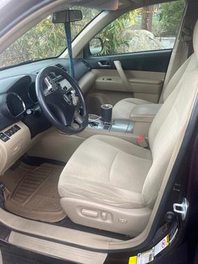 Red 2013 Toyota Highlander SE