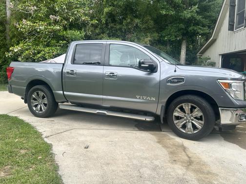 Gray 2017 Nissan Titan SV