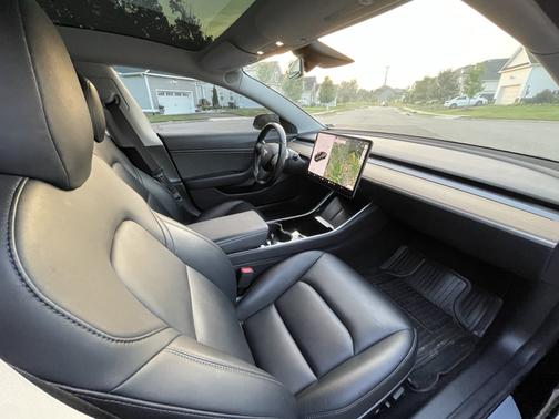 2019 Tesla Model 3 Standard Range Plus