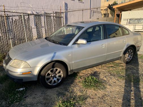 Photo 1 of 8 of 2003 Volkswagen Passat GLS