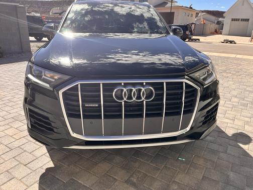 Black 2021 Audi Q7 45 Premium
