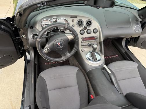 Black 2008 Pontiac Solstice Base