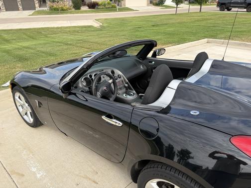 Black 2008 Pontiac Solstice Base