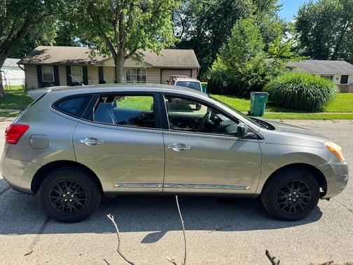 Silver 2013 Nissan Rogue S