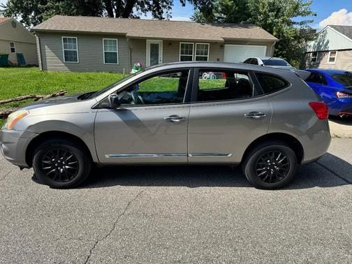 Silver 2013 Nissan Rogue S