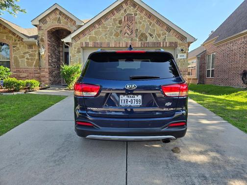 Blue 2017 Kia Sorento EX