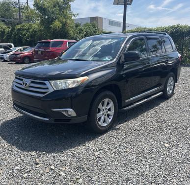 Black 2011 Toyota Highlander Base