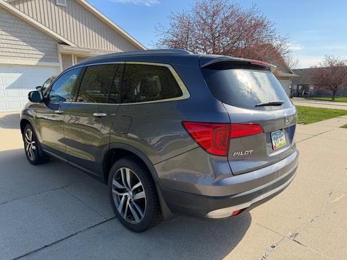 Gray 2017 Honda Pilot Elite
