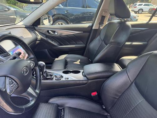 Black 2015 INFINITI Q50 Sport