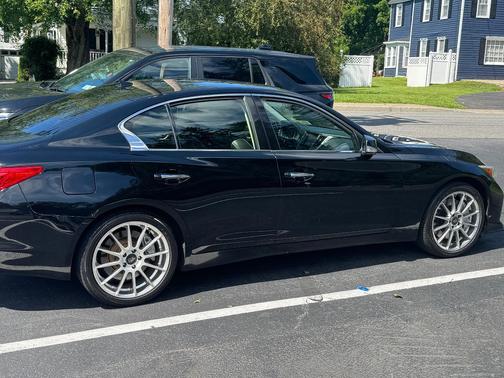 Black 2015 INFINITI Q50 Sport