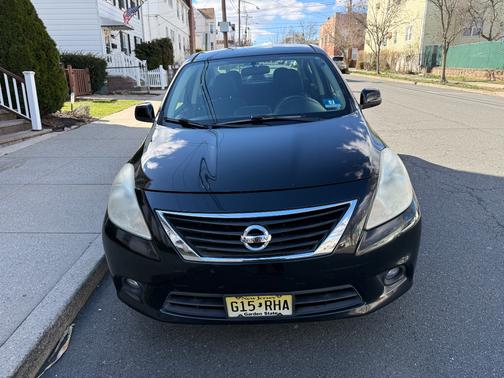 2012 Nissan Versa 1.6 SL