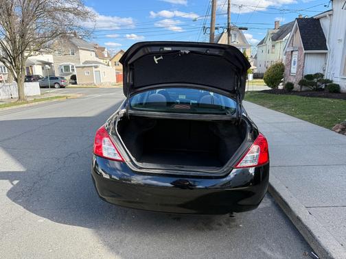 2012 Nissan Versa 1.6 SL