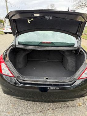 2012 Nissan Versa 1.6 SL