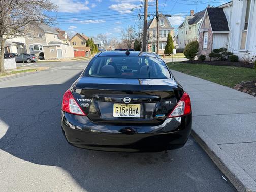2012 Nissan Versa 1.6 SL