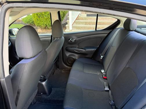 2012 Nissan Versa 1.6 SL
