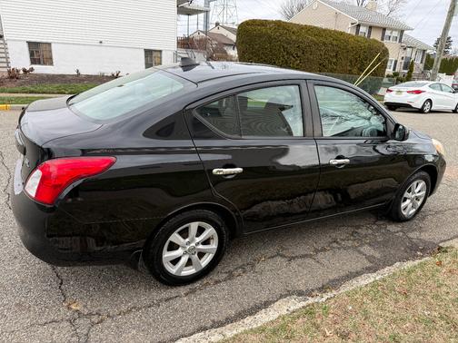 2012 Nissan Versa 1.6 SL