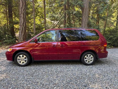 Red 2003 Honda Odyssey EX-L
