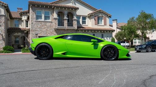 Green 2015 Lamborghini Huracan LP610-4