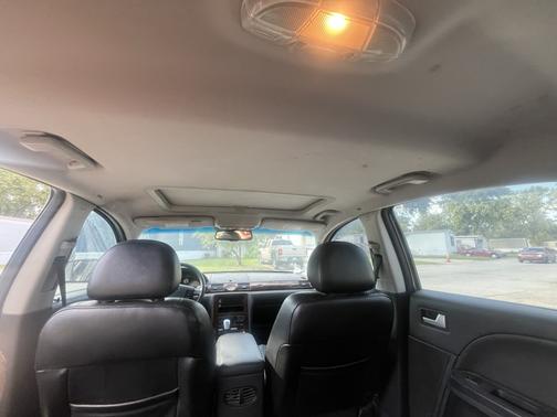Silver 2007 Ford Five Hundred Limited