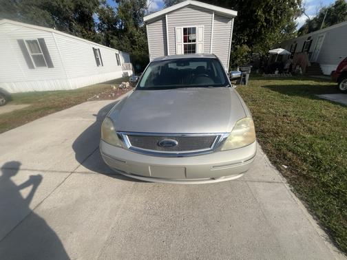 Silver 2007 Ford Five Hundred Limited