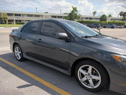 Gray 2009 Toyota Corolla S