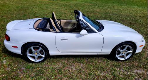 2003 Mazda MX-5 Miata SE