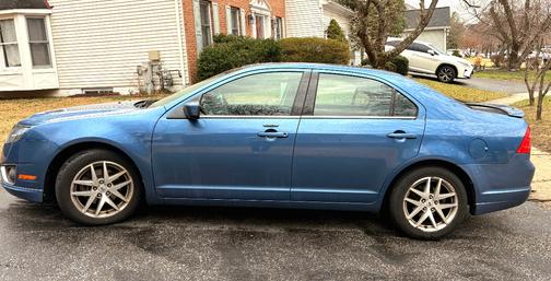 Blue 2010 Ford Fusion SEL