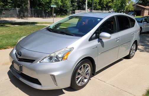 2014 Toyota Prius v Three