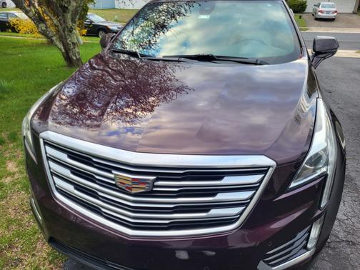 Black 2017 Cadillac XT5 Luxury