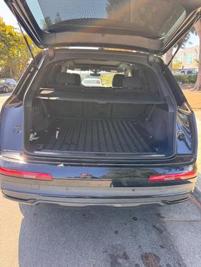 Black 2023 Audi Q7 55 Prestige