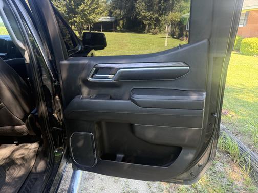 Black 2022 Chevrolet Silverado 1500 LTZ