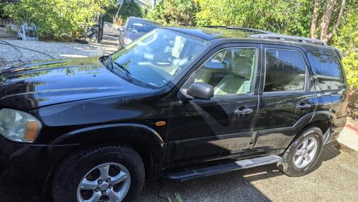 Photo 1 of 9 of 2005 Mazda Tribute s