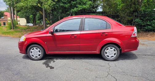 Red 2009 Chevrolet Aveo LT