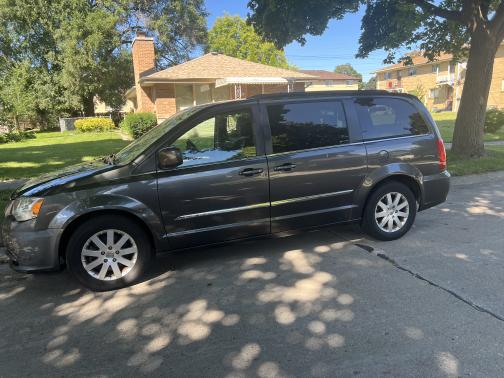 2016 Chrysler Town & Country Touring