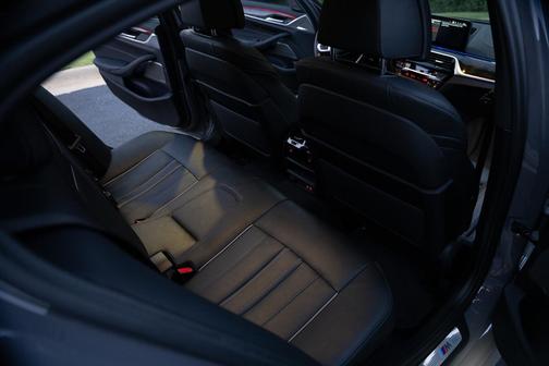 Gray 2022 BMW M550 i xDrive
