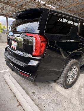 Black 2022 GMC Yukon SLE