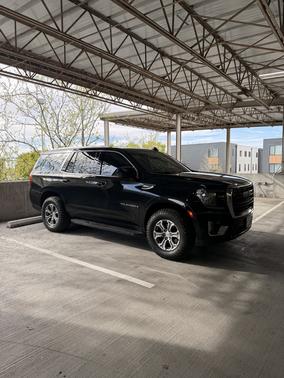 Black 2022 GMC Yukon SLE