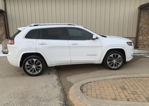 2019 Jeep Cherokee Overland