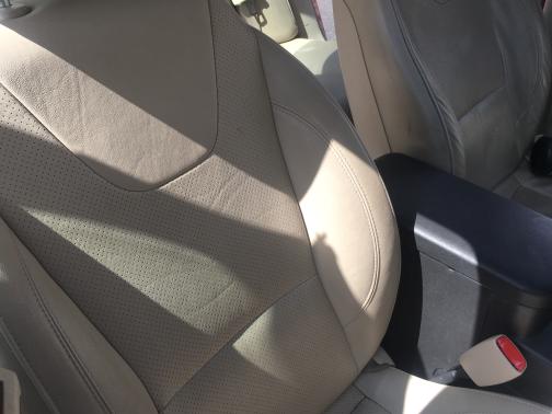 Photo 4 of 6 of 2006 Pontiac G6 GTP