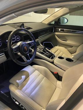 2018 Porsche Panamera Turbo Sport Turismo