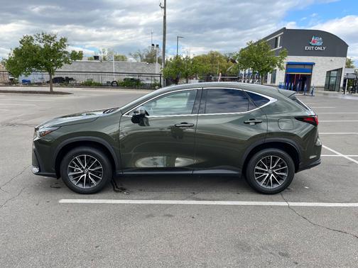 Green 2023 Lexus NX 350h Base
