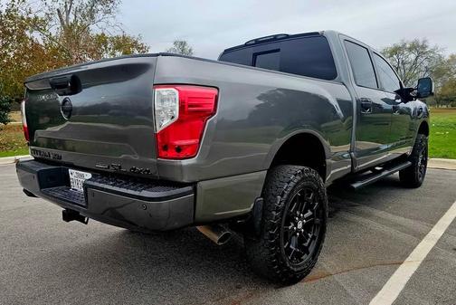 2019 Nissan Titan XD SL