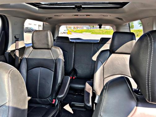 Gray 2016 GMC Acadia SLT-1