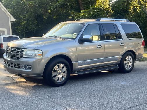 2008 Lincoln Navigator Base