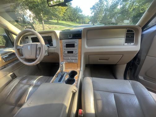 2008 Lincoln Navigator Base