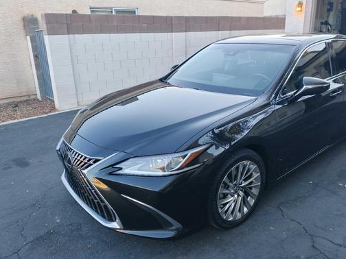 Black 2022 Lexus ES 350 Luxury