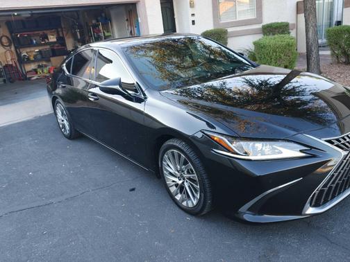 Black 2022 Lexus ES 350 Luxury