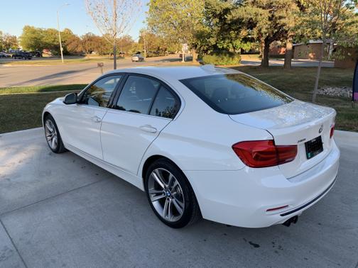 2018 BMW 330 i xDrive