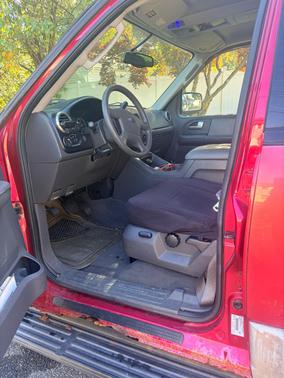 Red 2003 Ford Expedition XLT
