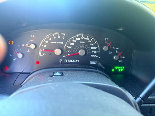 Red 2003 Ford Expedition XLT